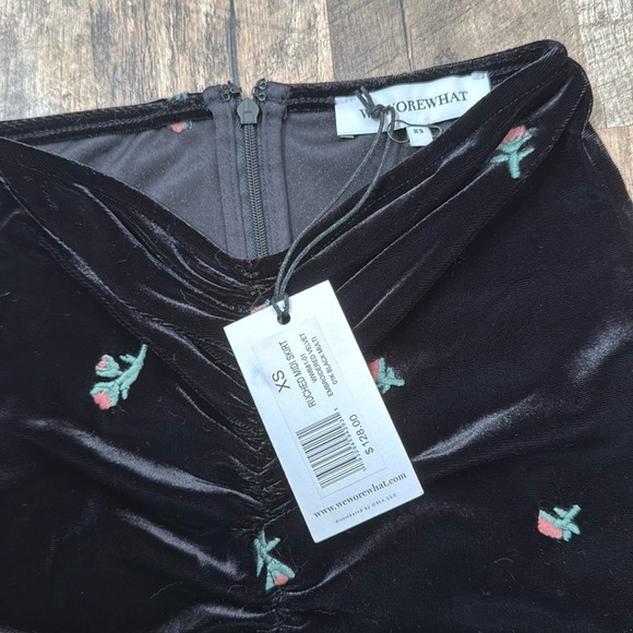 WeWoreWhat Embroider Velvet Peplum Corset Ruched Skirt Set NWT 0 XS - Picture 8 of 11
